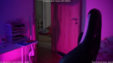 Naomi online show from February 10, 7:40 pm