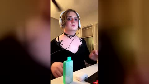 Snapshot of savvysav94 chatting on February 21, 10:49 am Savvy online show from February 21, 10:49 am