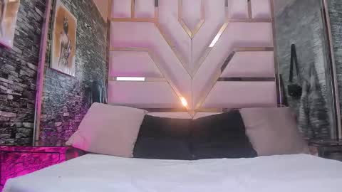 Snapshot of saxybunnyandjayzy chatting on March 1, 10:56 pm Bunny and Jayzy online show from March 1, 10:56 pm