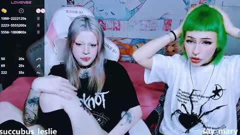 pronoun she. name Mary. age 21. online show from March 25, 11:22 pm