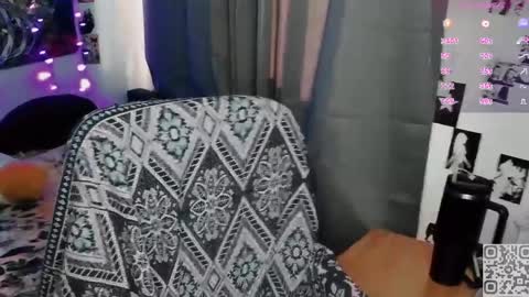 pronoun she. name Mary. age 21. online show from April 1, 2:58 pm