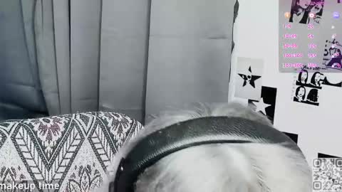 pronoun she. name Mary. age 21. online show from April 12, 6:02 pm