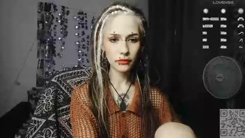 pronoun she. name Mary. age 21. online show from July 22, 4:32 pm