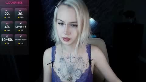 Snapshot of saykoblade chatting on November 13, 1:15 am Anges online show from November 13, 1:15 am