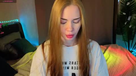 Kira  GMT 7 Mon Thu-Sun  0800am-0200pm  online show from April 10, 9:25 am