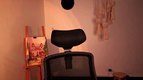 Snapshot of scalertt__steel_ chatting on January 16, 4:22 pm Venus online show from January 16, 4:22 pm