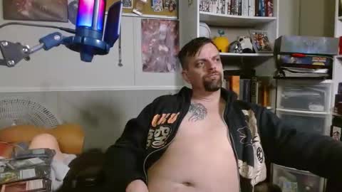 Snapshot of scarecrow2wm chatting on February 9, 6:50 am Kent Clark online show from February 9, 6:50 am