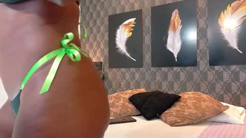 Snapshot of scarleetsmith chatting on February 25, 12:15 pm Scarleet online show from February 25, 12:15 pm