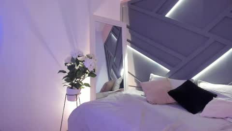Snapshot of scarleett__1 chatting on June 3, 2:33 pm scarleett__1 online show from June 3, 2:33 pm