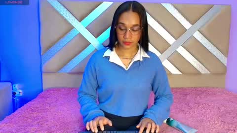 Snapshot of scarleett_ebony chatting on November 16, 12:11 pm scarleett_ebony online show from November 16, 12:11 pm