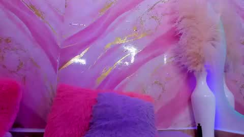 Snapshot of scarleett_jones chatting on July 2, 12:10 am scarleett jones online show from July 2, 12:10 am