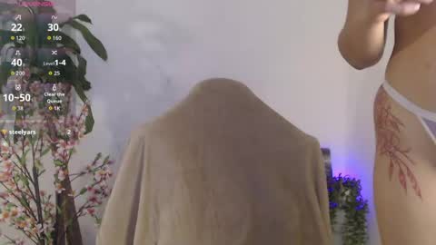 Snapshot of scarlet_100 chatting on March 22, 1:09 am scarlet_100 online show from March 22, 1:09 am