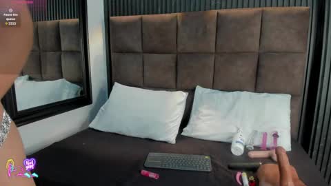 Snapshot of scarlet__love__ chatting on May 29, 11:30 am scarlet__love__ online show from May 29, 11:30 am