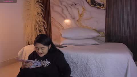 Snapshot of scarlet__rose_ chatting on July 19, 11:36 am scarlet__rose_ online show from July 19, 11:36 am