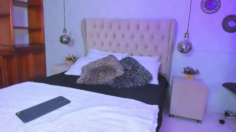 sacrlet online show from September 13, 7:24 pm