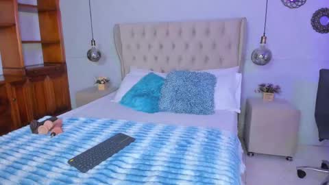 sacrlet online show from October 4, 7:34 pm