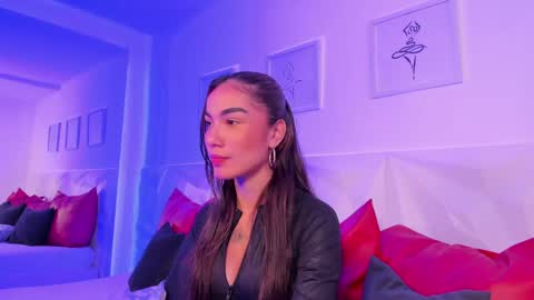 Scarlet online show from April 7, 5:02 pm