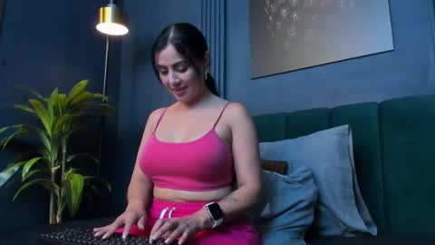 Scarlet Edwars online show from November 13, 4:39 pm