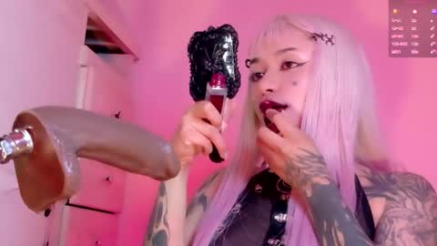 scarlet_gold online show from May 7, 2:06 am
