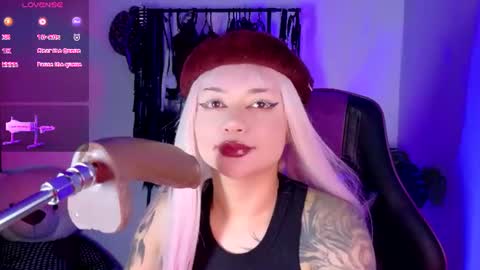 scarlet_gold online show from June 17, 9:05 pm