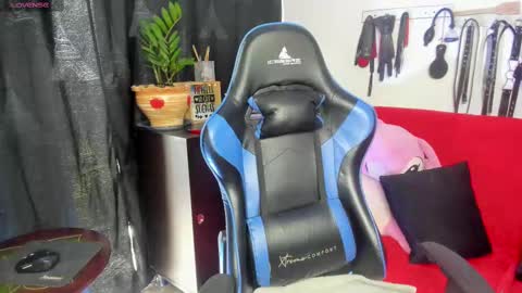 scarlet taylor kennedy online show from February 17, 6:48 pm