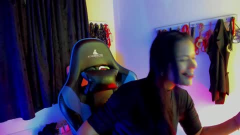 scarlet taylor kennedy online show from September 9, 8:08 pm