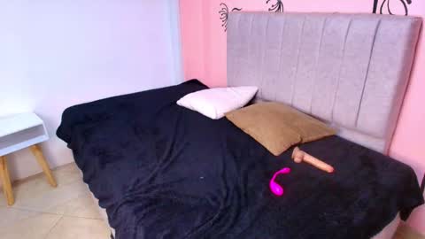 SCARLET MILF online show from October 12, 11:42 am