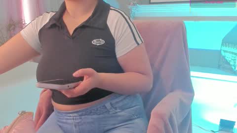 Snapshot of scarlet_miller_1 chatting on November 20, 12:05 pm Celeste online show from November 20, 12:05 pm