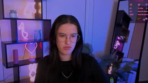 Snapshot of scarlet_mooore chatting on September 23, 10:13 pm scarlet PVT is open online show from September 23, 10:13 pm