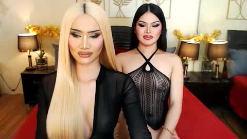 Scarlet online show from April 14, 8:15 pm