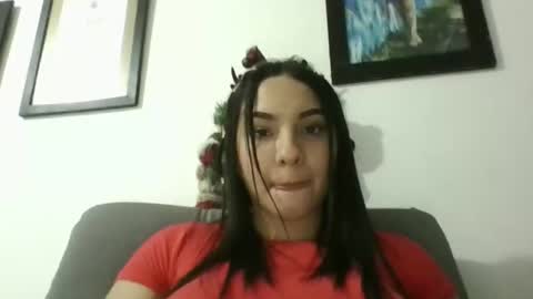 Snapshot of scarlet_stan22 chatting on December 25, 6:20 am Isa online show from December 25, 6:20 am