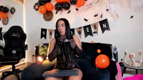 scarlet_summer_25 online show from October 4, 12:14 pm