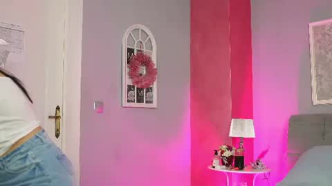 Snapshot of scarlet_vex chatting on June 22, 5:10 pm Scarlet online show from June 22, 5:10 pm