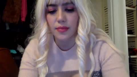 scarlet whisper online show from December 6, 6:26 am