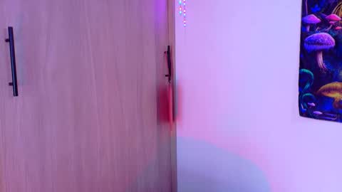 Snapshot of scarletblaze_ chatting on October 27, 1:59 pm Scarlet online show from October 27, 1:59 pm