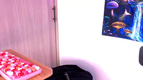 Snapshot of scarletblaze_ chatting on November 6, 3:46 pm Scarlet online show from November 6, 3:46 pm