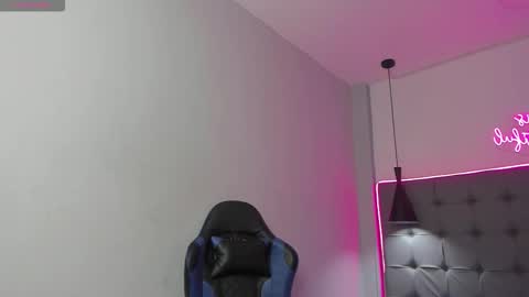 scarlet online show from February 22, 3:18 am