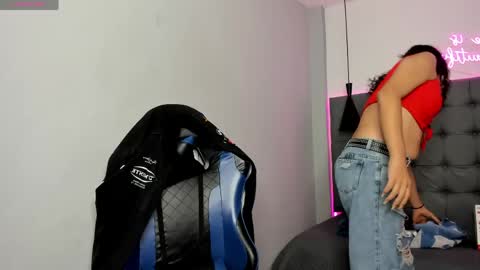 Snapshot of scarletcherry18 chatting on June 7, 3:43 am scarlet online show from June 7, 3:43 am