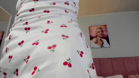 Snapshot of scarletgv chatting on February 12, 6:41 am Scarlet online show from February 12, 6:41 am