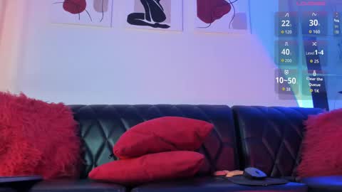 Snapshot of scarleth061 chatting on October 15, 11:43 am scarleth061 online show from October 15, 11:43 am