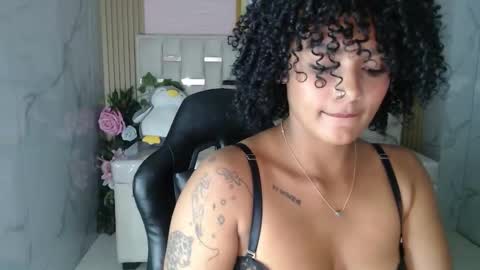 Snapshot of scarleth1_s chatting on February 25, 10:19 pm Scarleth online show from February 25, 10:19 pm