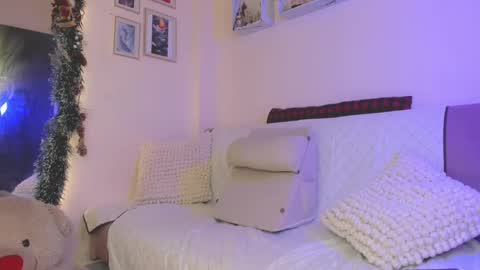 Scarleth... but not Scarleth Johansson. online show from January 17, 1:36 am