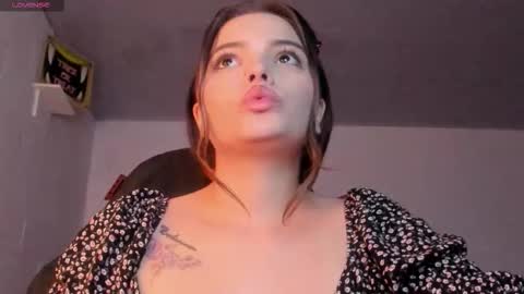 Snapshot of scarleth_owens1 chatting on October 30, 5:09 am online show from October 30, 5:09 am