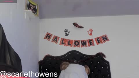 Snapshot of scarleth_owens1 chatting on October 31, 2:01 am online show from October 31, 2:01 am