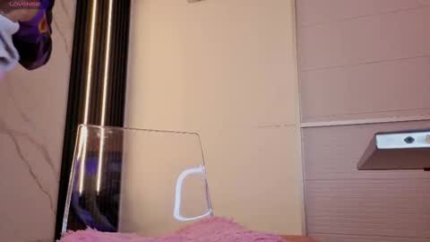 Snapshot of scarleth_red_ chatting on October 17, 12:08 pm I am Scarleth Check mi profile online show from October 17, 12:08 pm