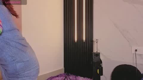 Snapshot of scarleth_red_ chatting on October 25, 12:02 pm I am Scarleth Check mi profile online show from October 25, 12:02 pm