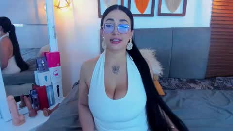 Snapshot of scarleth_swann chatting on February 9, 12:31 pm scarleth online show from February 9, 12:31 pm