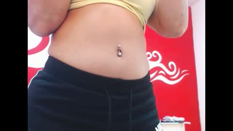 Snapshot of scarlethchannel chatting on November 18, 6:01 pm Scarleth online show from November 18, 6:01 pm