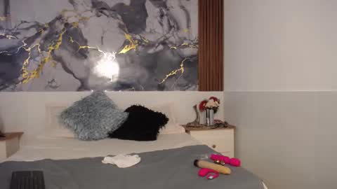 Snapshot of scarlethchannel chatting on November 20, 5:12 pm Scarleth online show from November 20, 5:12 pm