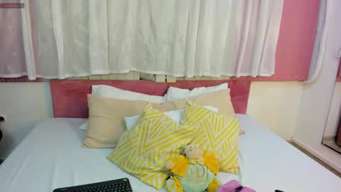 scarlet  online show from January 8, 11:34 am